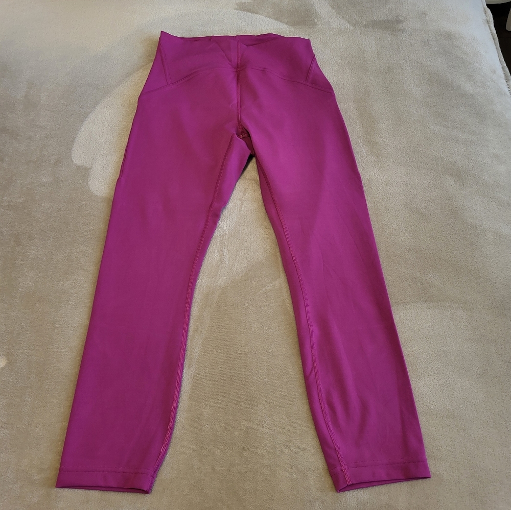 Lulu 3/4 length leggings size 6